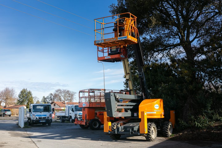 location de nacelle pour travail en hauteur chez localand à capbreton et soustons